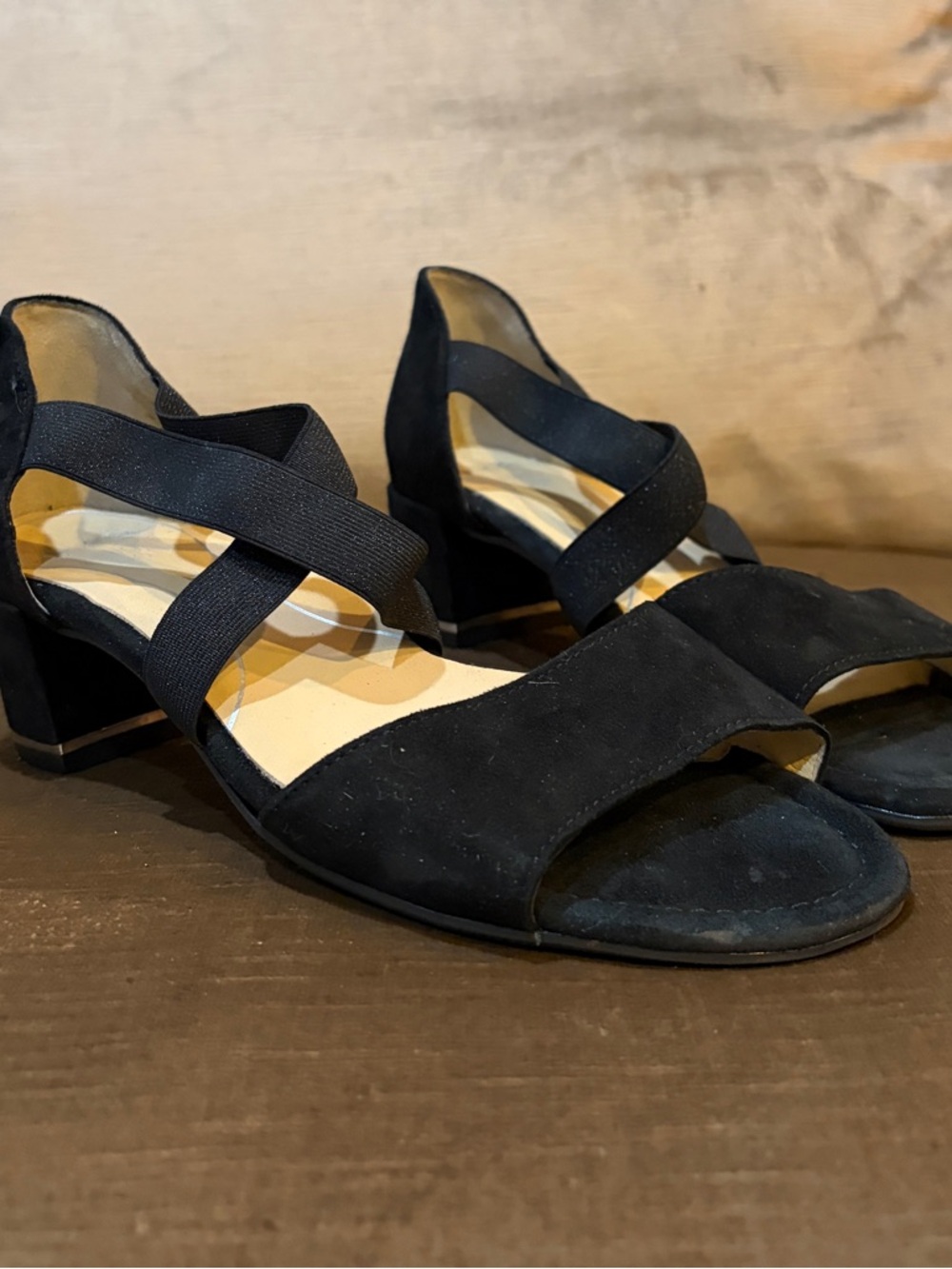 Ara Black Suede Open-Toe Low Block Heel Sandals with Elastic Cross Straps